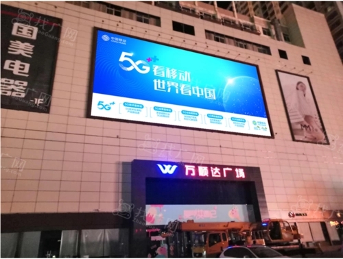 四川广告公司车上广告贴纸怎么去除？